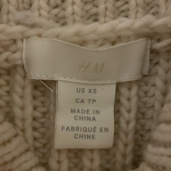 H&M knitted sweater - Picture 2 of 3